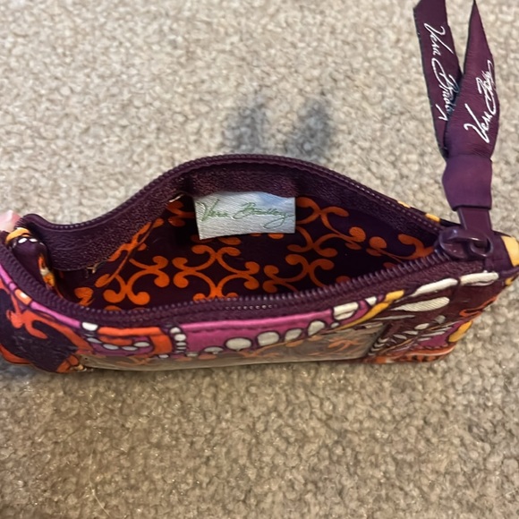 Like new- gently used- Vera Bradley coin purse/ ID holder - Picture 3 of 3